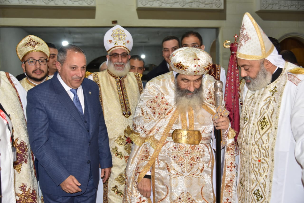 محافظ بورسعيد يفتتح كنيسة 