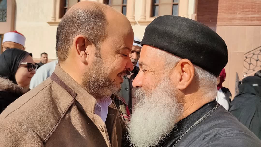 رئيس مدينة رأس سدر يقدم التهنئة للأقباط 