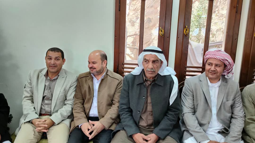 رئيس مدينة رأس سدر يقدم التهنئة للأقباط 