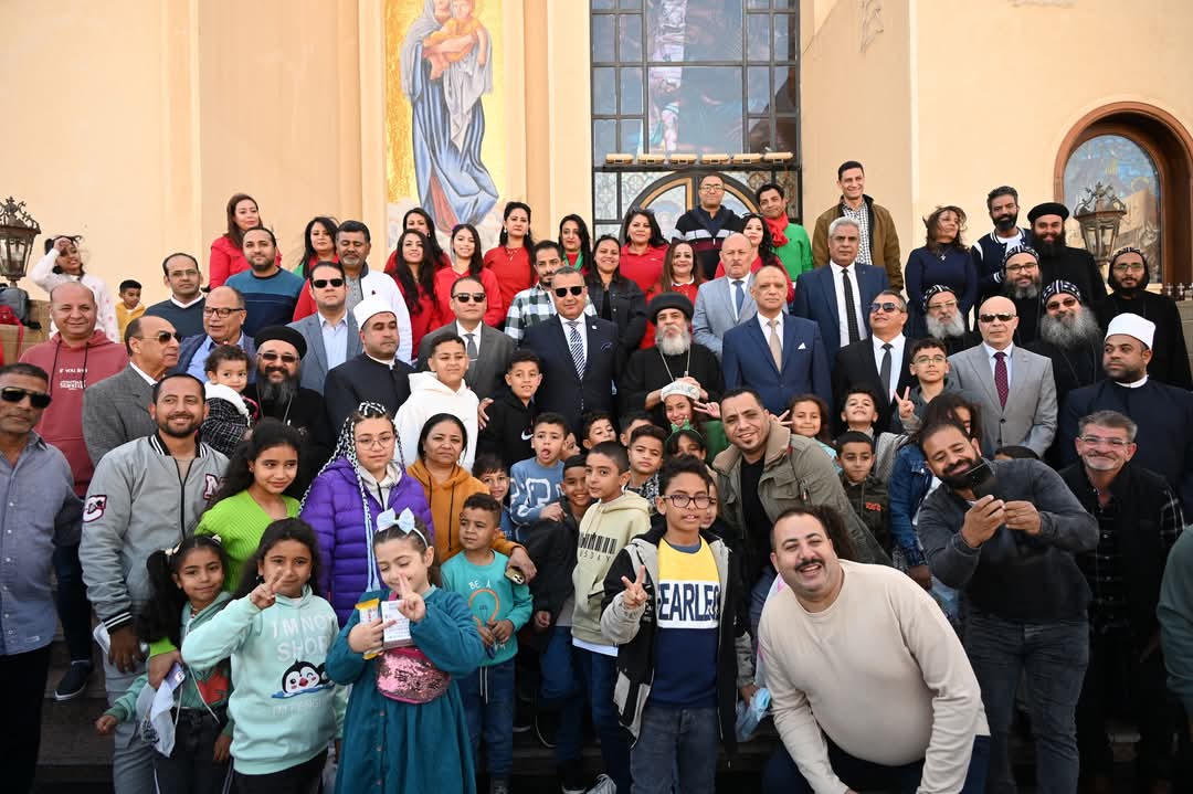 جانب من زيارة المحافظ