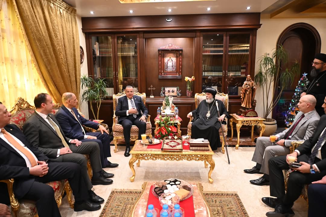 جانب من زيارة المحافظ