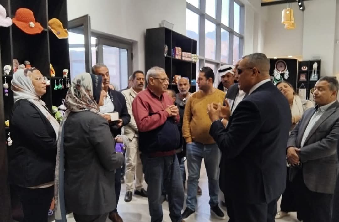 جانب من لقاء محافظ جنوب سيناء ورئيس اتحاد الهجن