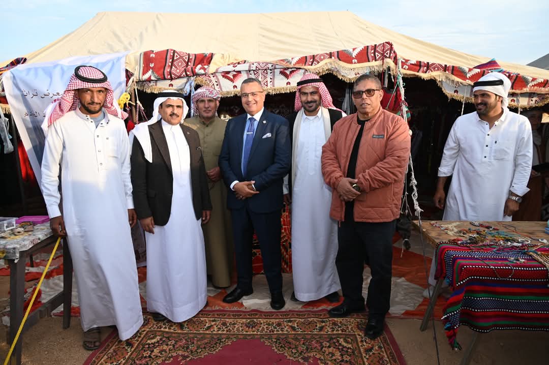 محافظ جنوب سيناء يتابع انطلاق سباق الهجن والتراث البدوي