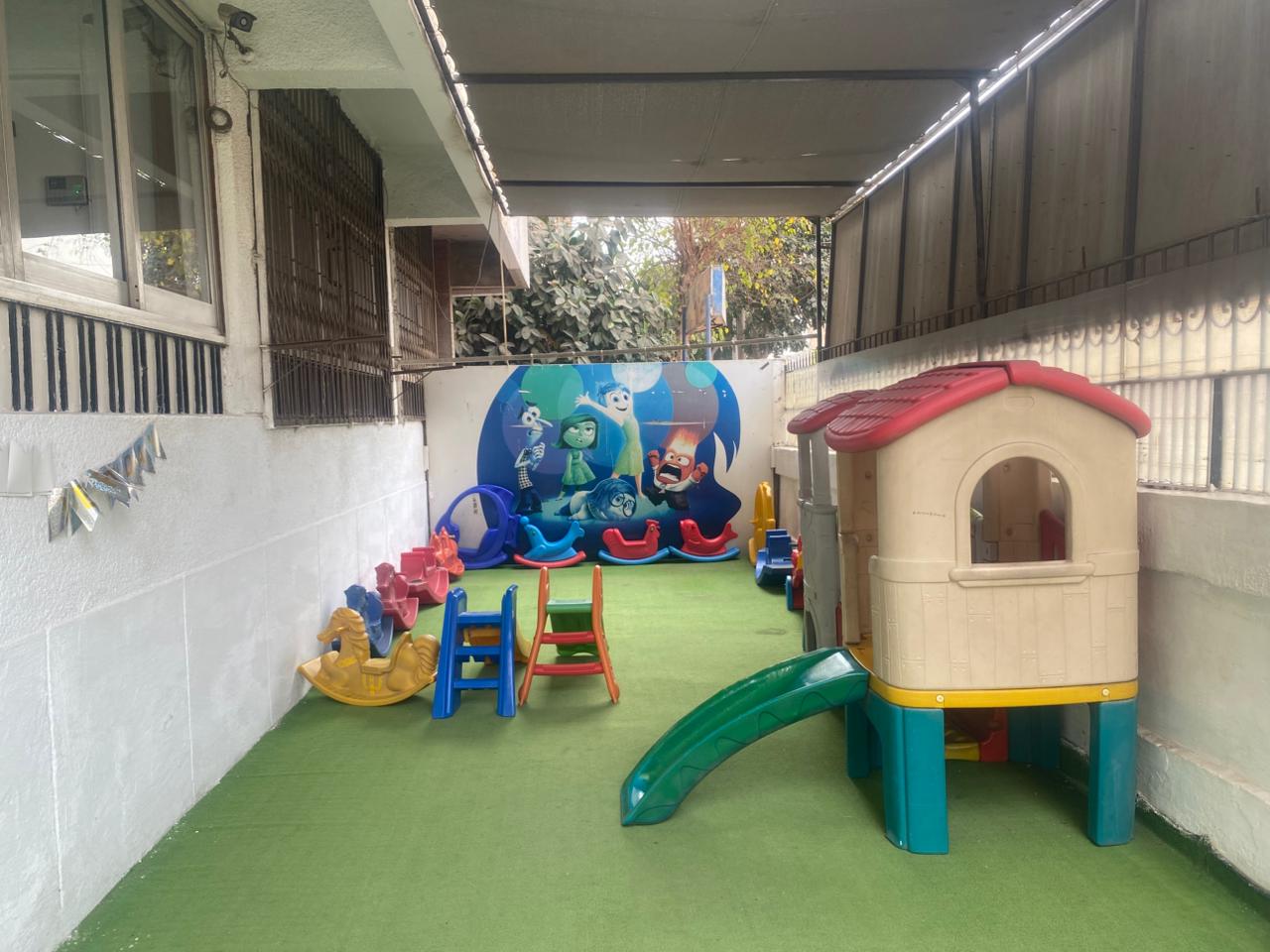 كيفية التعامل مع الطفل الذي يبكي في المدرسة