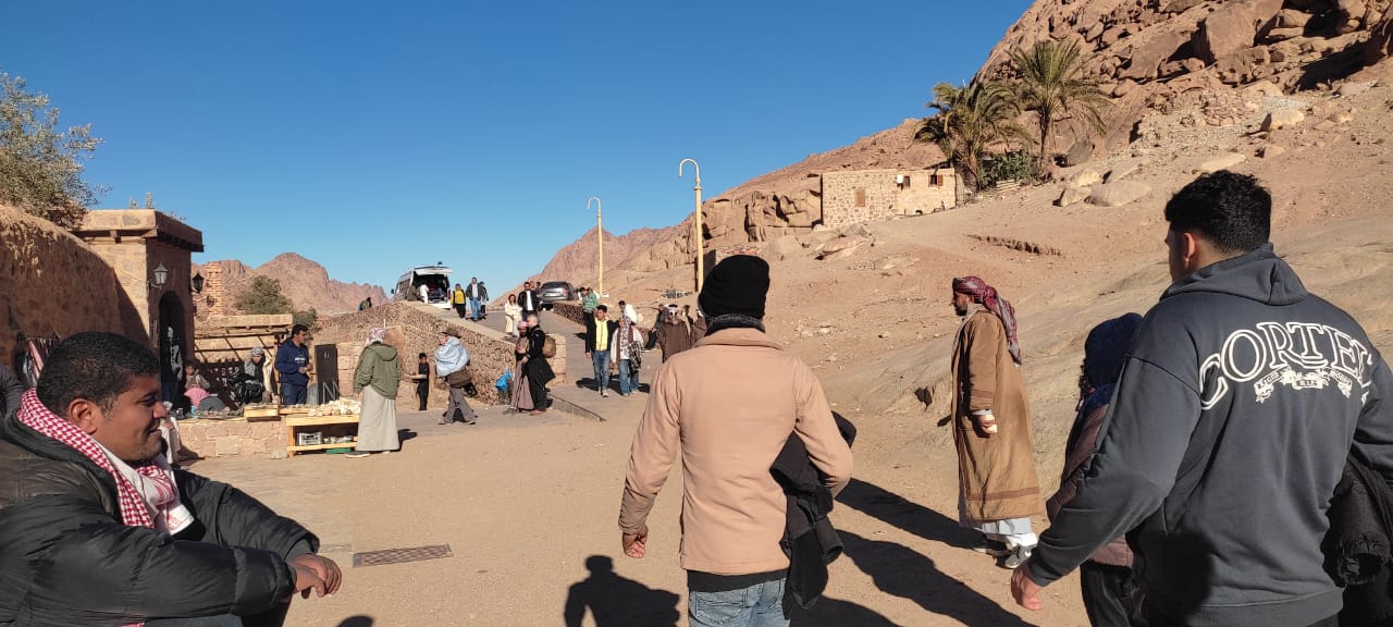 تسلق جبل موسى لمشاهدة شروق الشمس من أعلى قمة في مصر