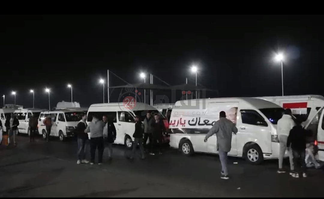 المئات من أهالي الفيوم يتوجهون إلى معبر رفح للمشاركة في الوقفة لرفض تهجير الفلسطينيين