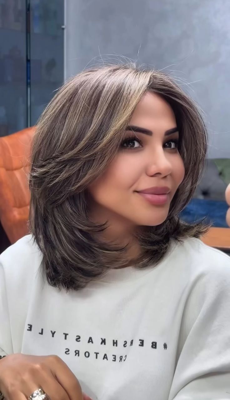 قصات شعر مدرج متوسط