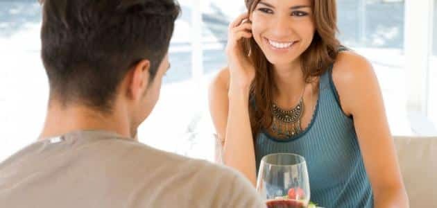 تفسير حلم رؤية شخص تحبه وهو لا يتكلم معك للعزباء