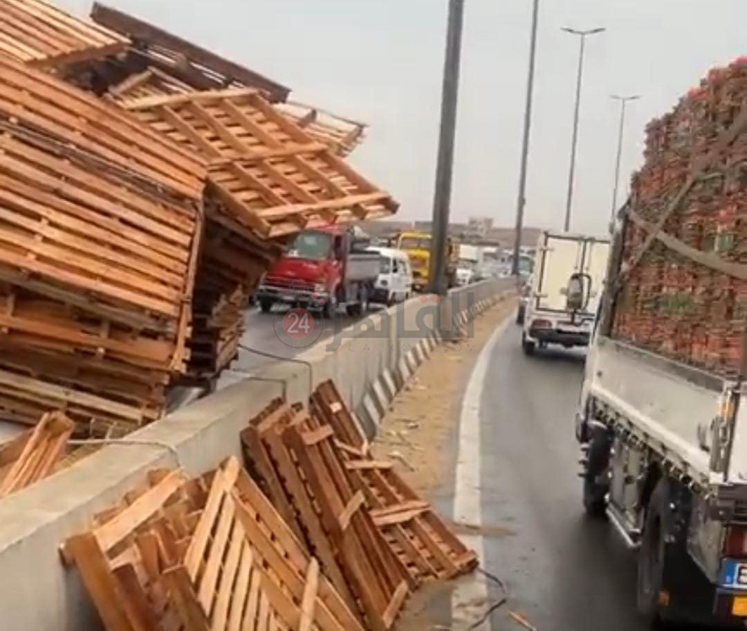 تصادم سيارتين بطريق مصر اسكندرية الزراعي بقليوب