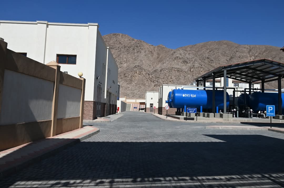 محافظ جنوب سيناء يتفقد ساحة العلم بمدينة طابا استعدادًا للاحتفال بالعيد القومي الـ36 للمحافظة