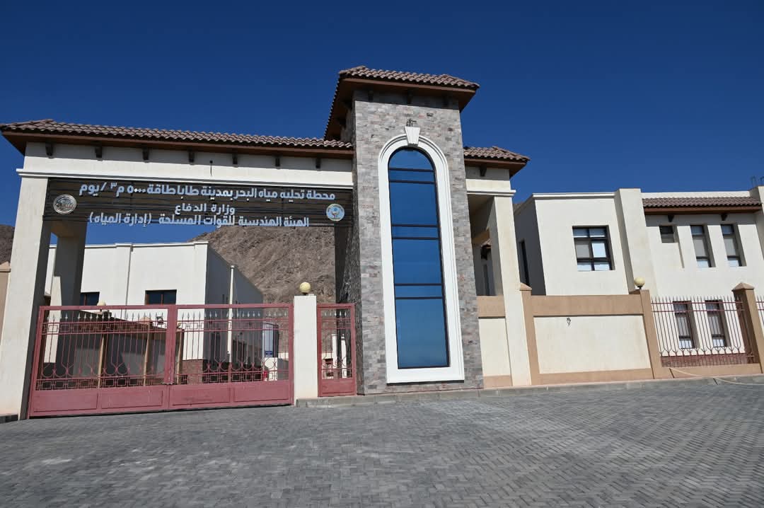 محافظ جنوب سيناء يتفقد ساحة العلم بمدينة طابا استعدادًا للاحتفال بالعيد القومي الـ36 للمحافظة