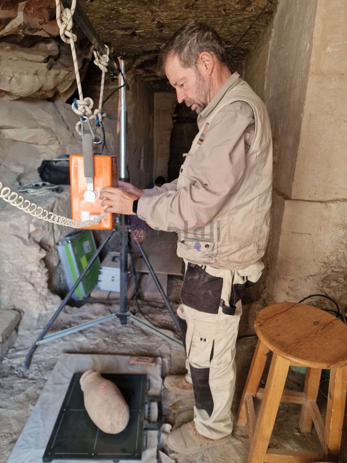 البعثة الإسبانية بالأقصر تبدأ في تحليل الفخار المُكتشف حديثا (2)