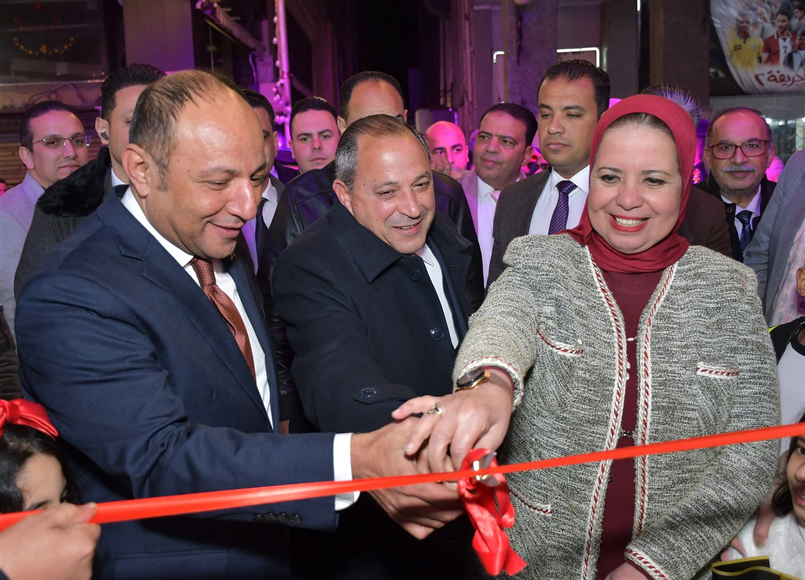 محافظ بورسعيد يفتتح معرض رمضان الخير