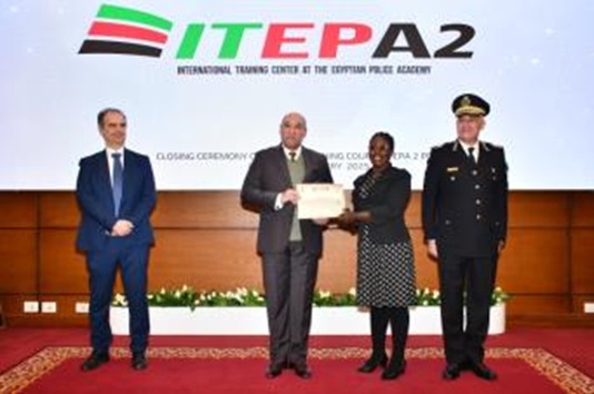 الشرطة تختتم دورة تدريبية لتدريب الكوادر الأمنية (2)