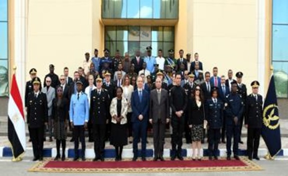 الشرطة تختتم دورة تدريبية لتدريب الكوادر الأمنية (3)