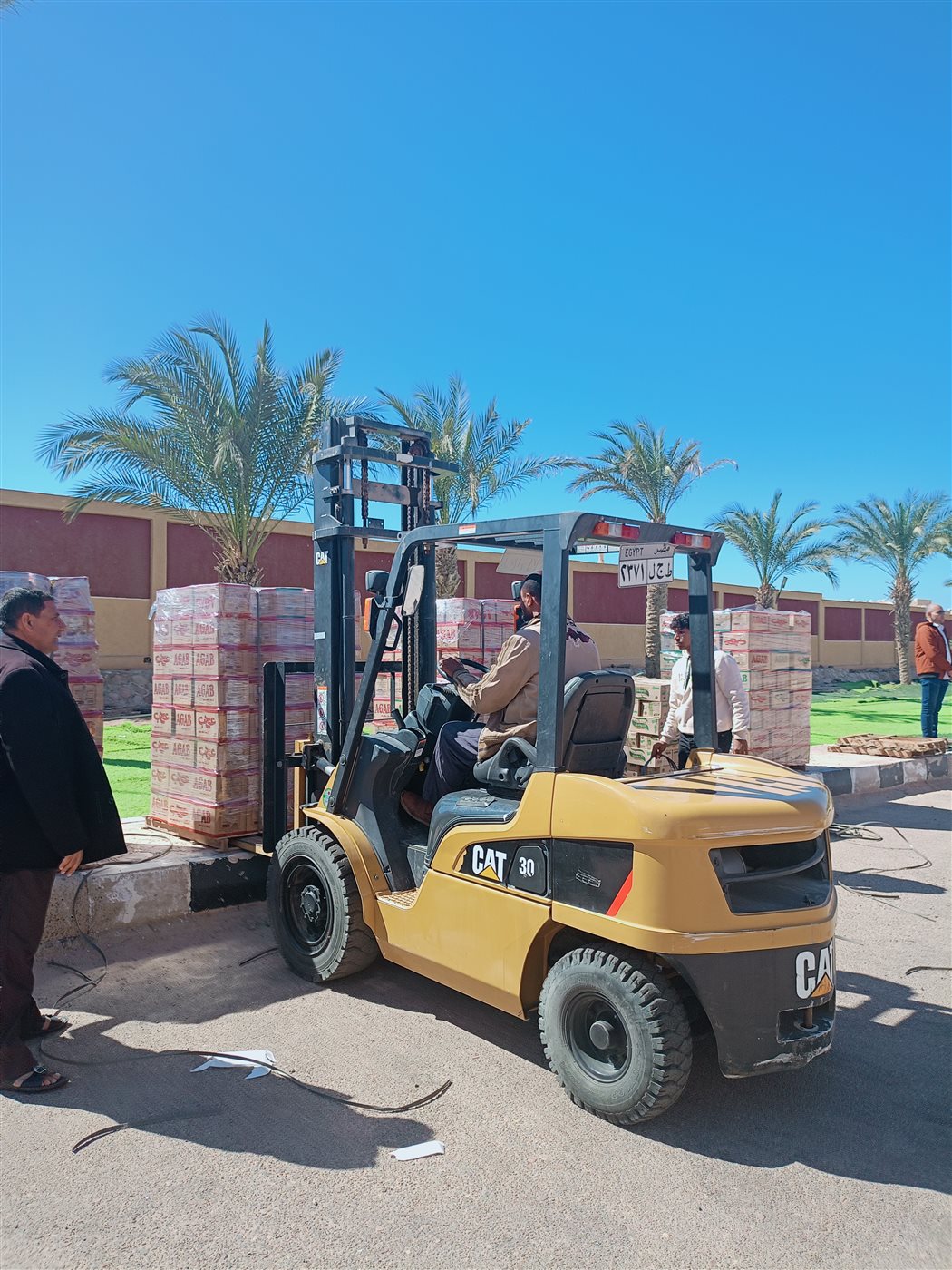 استعدادات جنوب سيناء لإرسال 150 طن مواد غذائية لغزة 