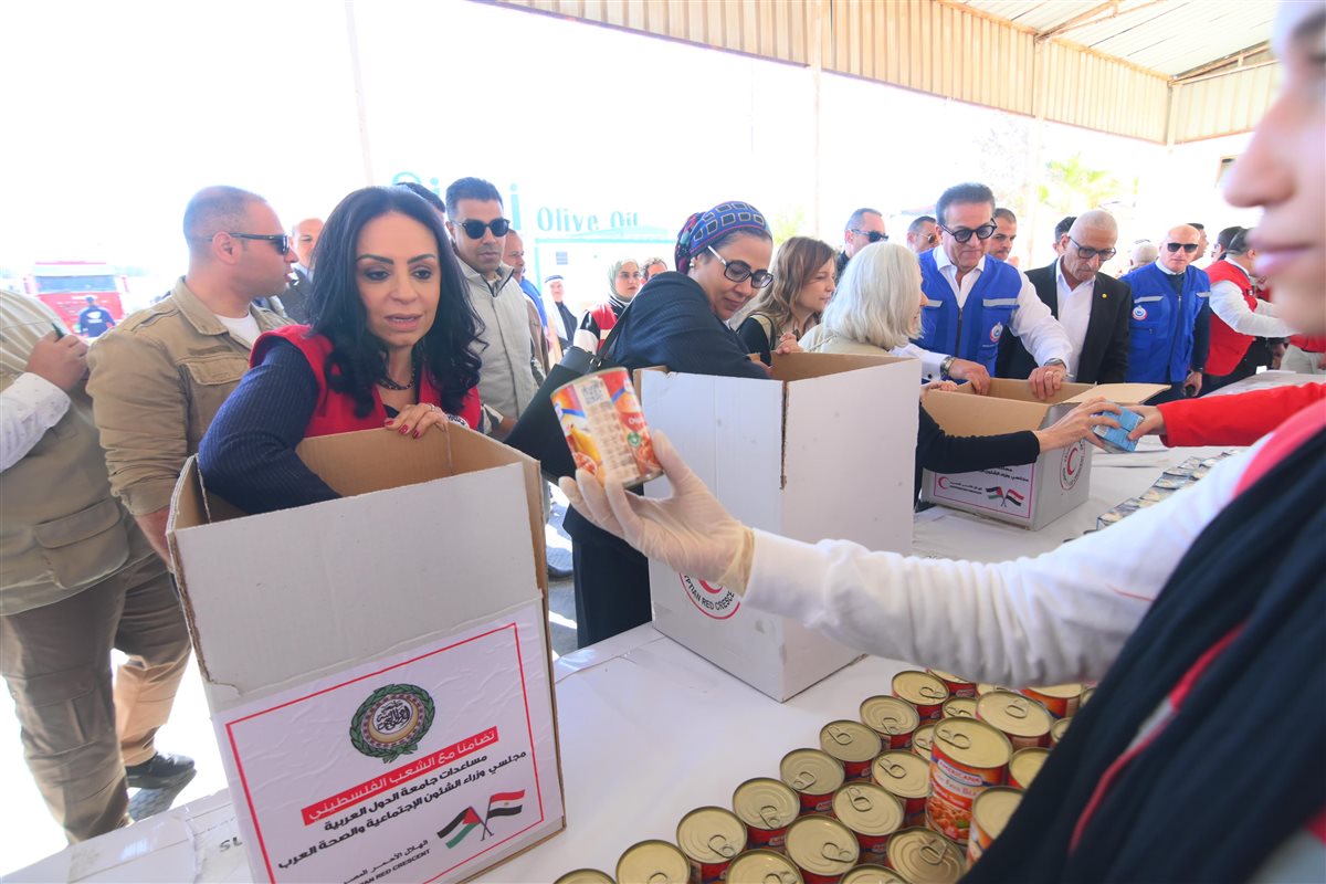 جانب من إطلاق قافلة مساعدات