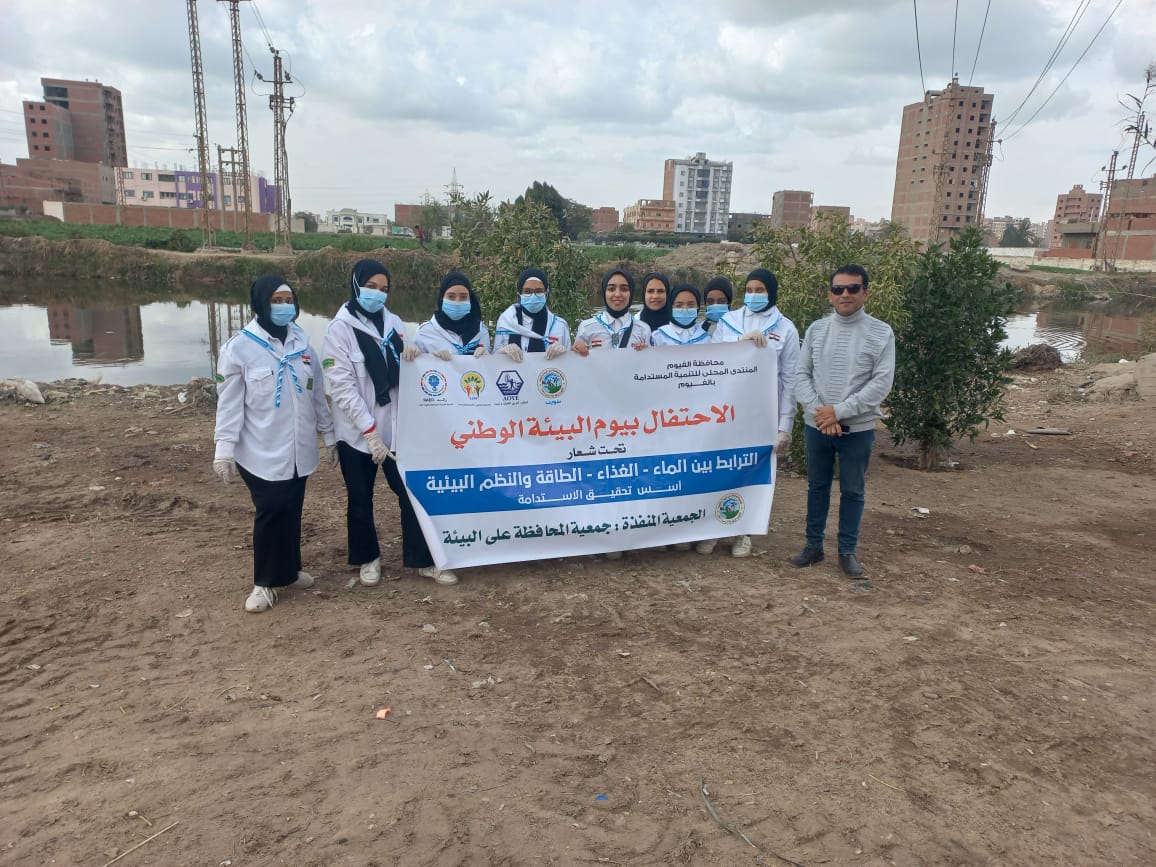 حملة نظافة مكبرة للمجاري المائية بسنرو وبحر يوسف بالفيوم 