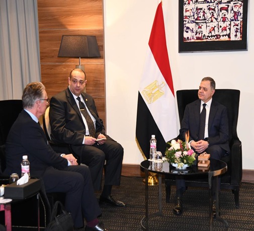وزير الداخلية يلتقي عددا من نظرائه في فعاليات وزراء الداخلية العرب