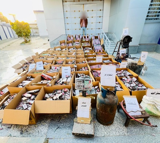 القبض علي تاجر بحوزته 3 مليون قطعة ألعاب نارية بالفيوم