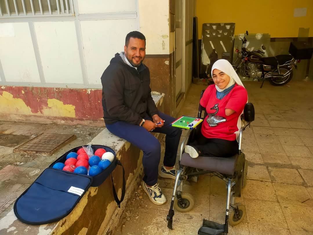 قادرون باختلاف 