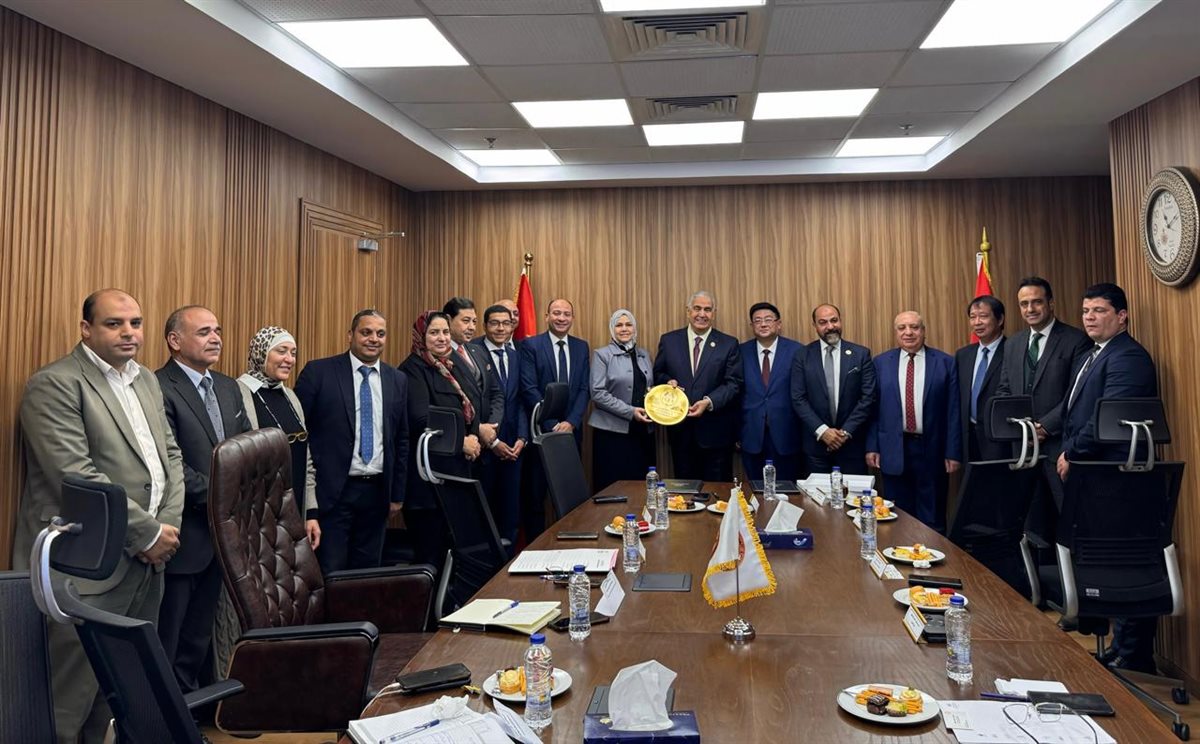 أثناء الإجتماع