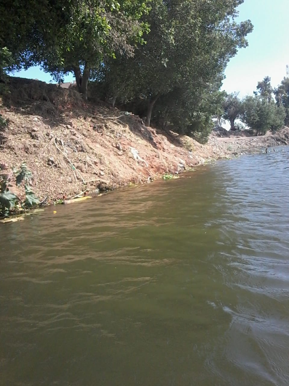 التعدي على نهر النيل بالردم في محافظة الغربية