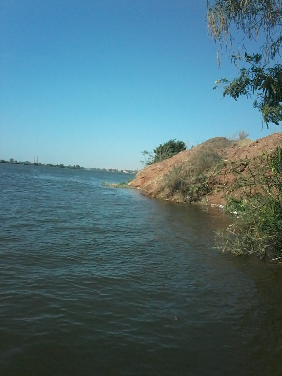 التعدي على نهر النيل بالردم في محافظة الغربية