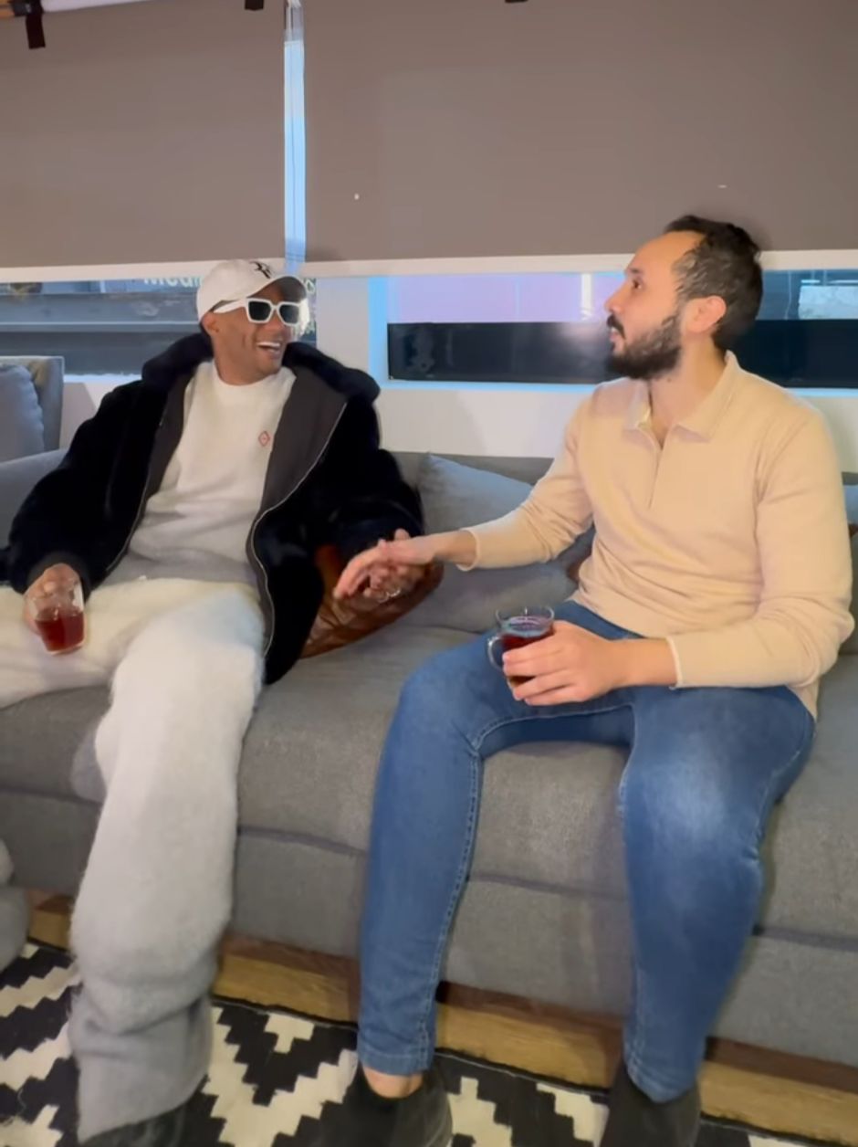 وفى بوعده.. محمد رمضان يهدي جائزة لـ المتوقع لفكرة برنامجه مدفع رمضان