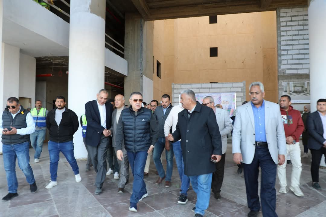 محافظ البحر الاحمر يتفقد أعمال مستشفى رأس غارب الجديدة 