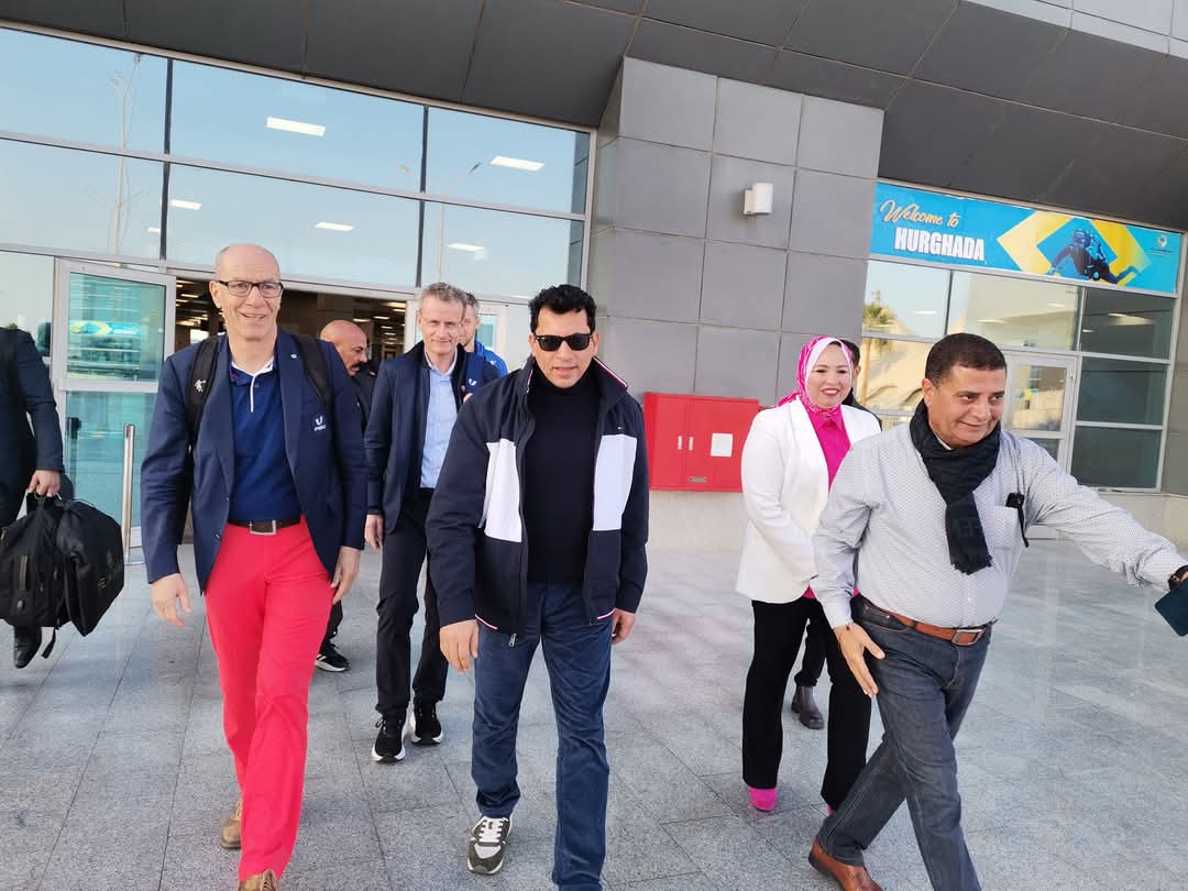 وصول وزير الشباب والرياضة إلى الغردقة 