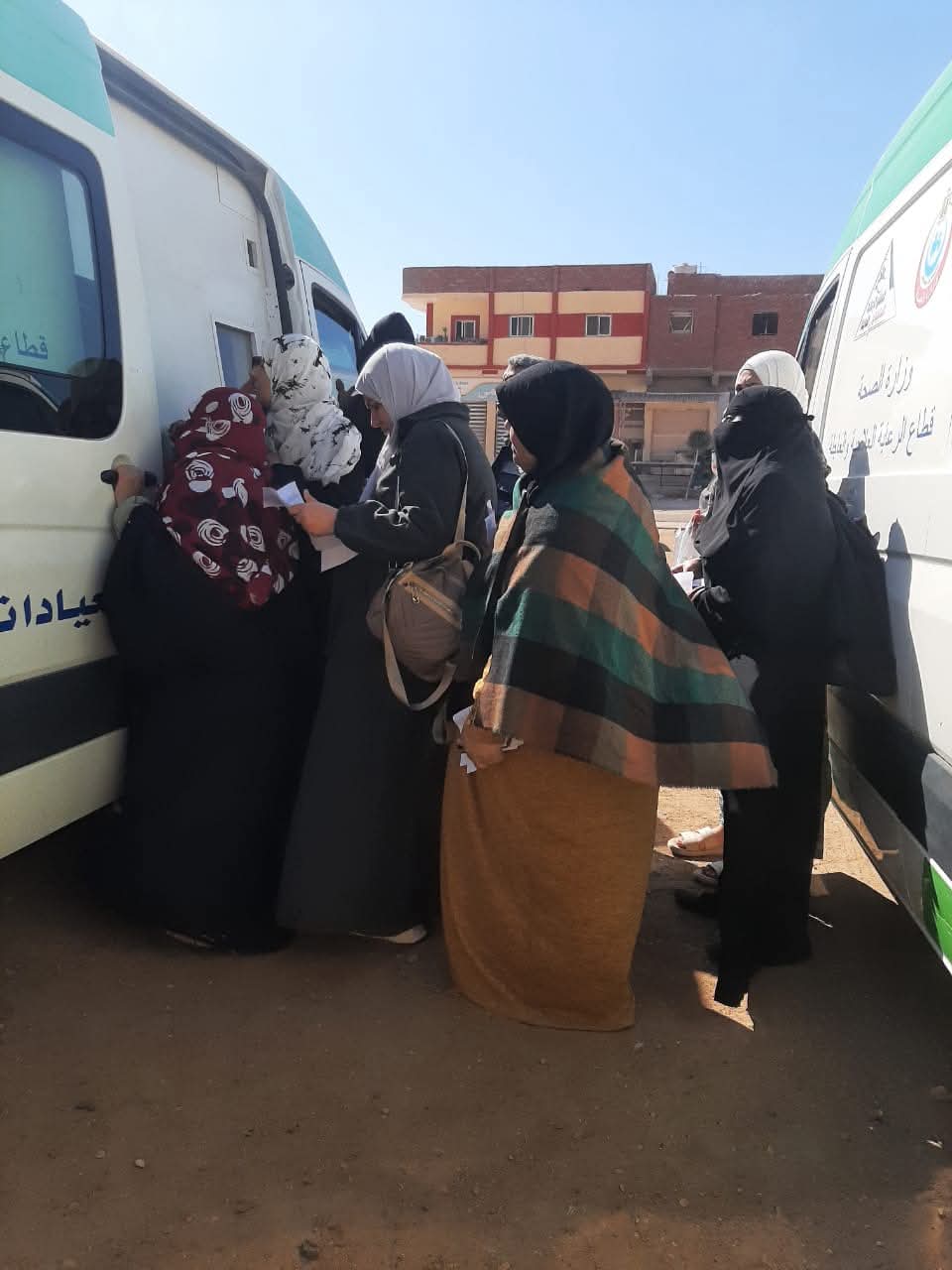 جانب من القوافل الطبية