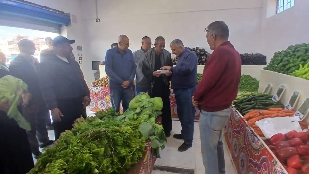 افتتاح معرض للسلع الغذائية برأس غارب 