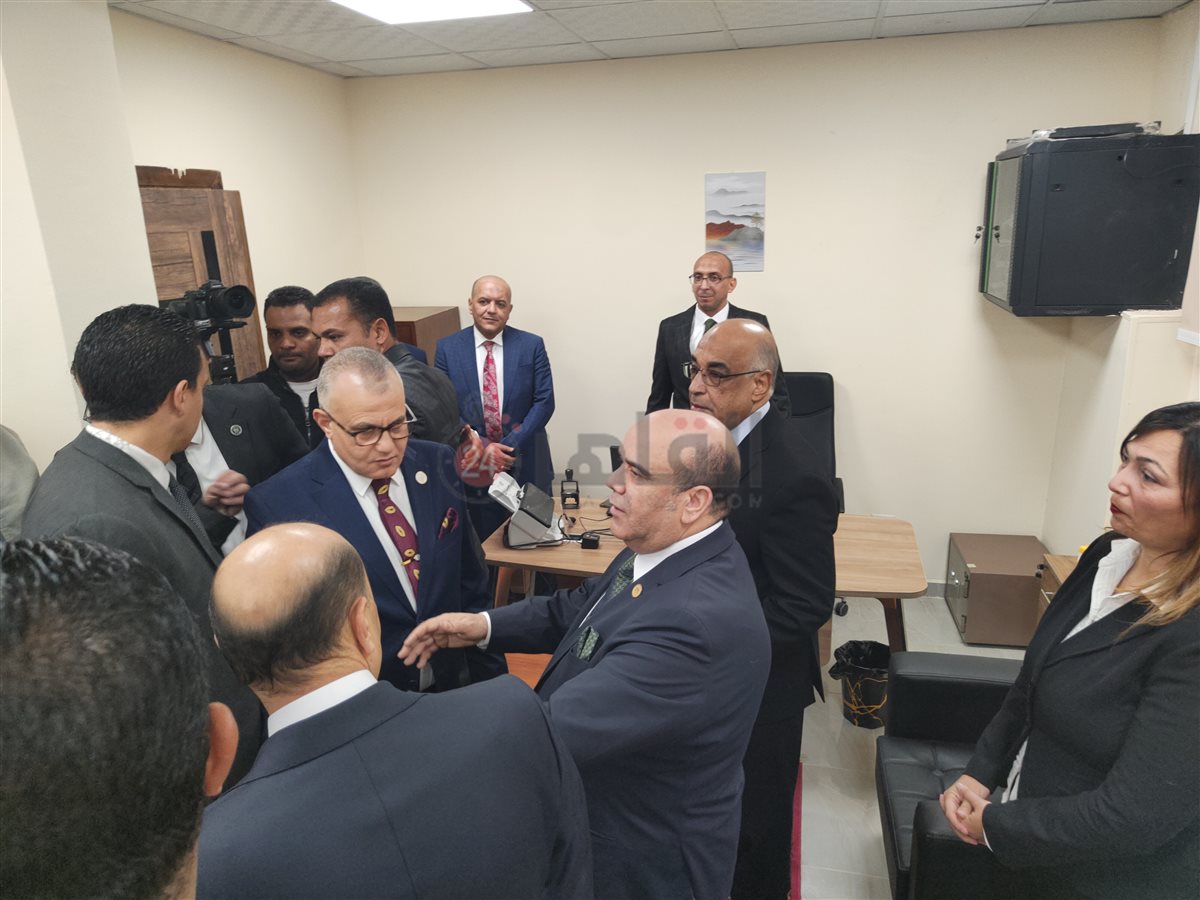 وزير العدل يفتتح الشهر العقاري بالغردقة 