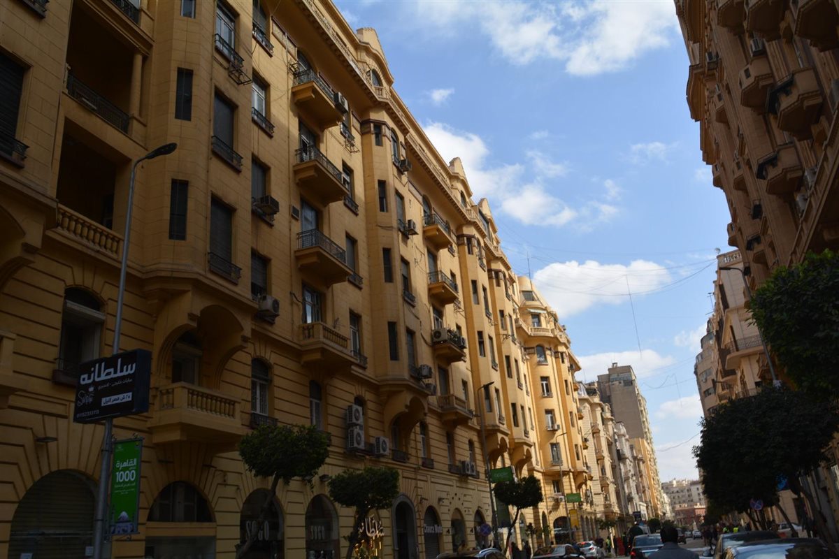 مستشار رئيس الجمهورية للتنمية المحلية يتفقد اعمال التطوير بالقاهرة الخديوية