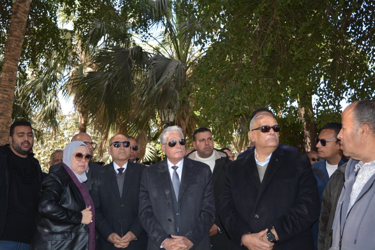 مستشار رئيس الجمهورية للتنمية المحلية يتفقد اعمال التطوير بالقاهرة الخديوية