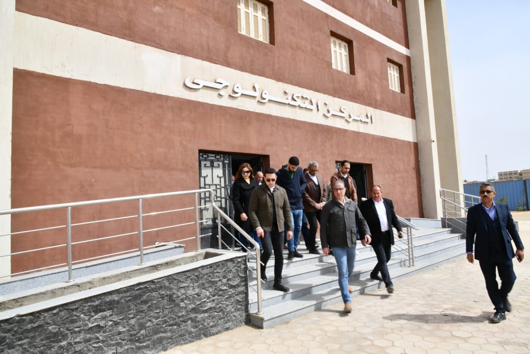 محافظ الفيوم يتفقد عدداً من مشروعات المبادرة الرئاسية 