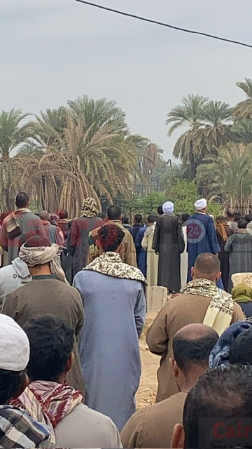 الآلاف في وداع ابن قرية الروافعة بالأقصر