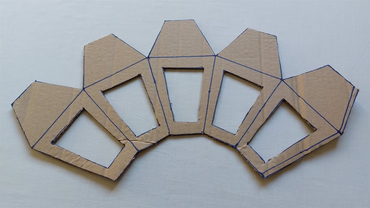 طريقة عمل فانوس رمضان بالكرتون