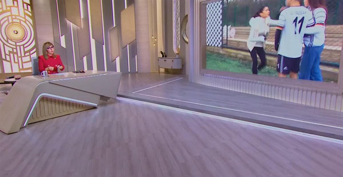 لميس الحديد ضيفة شرف للحديث عن ضرب دينا الشربيني لمعجبة