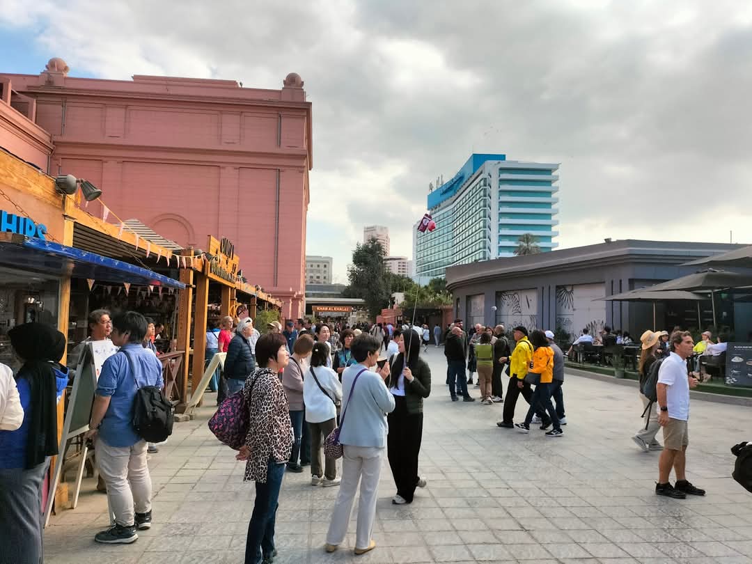 جانب من إقبال السائحين على المتحف المصري بالتحرير