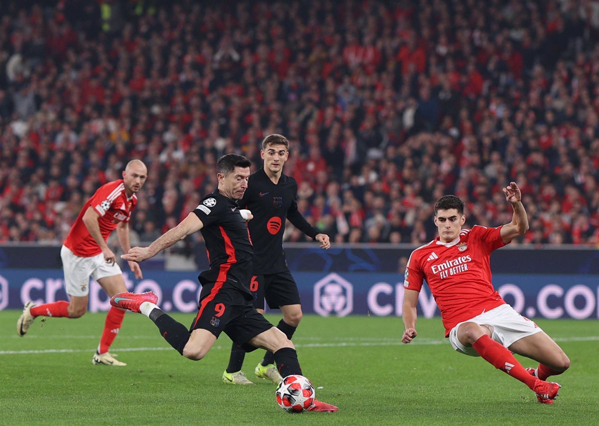 القنوات الناقلة لـ بث مباشر مباراة برشلونة ضد بنفيكا اليوم في ثمن نهائي دوري الأبطال