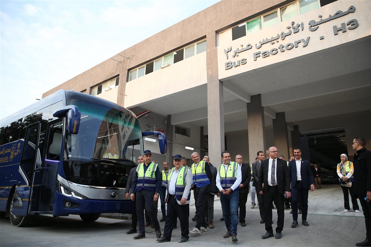 جانب من زيارة وزير قطاع الأعمال لشركة النصر للسيارات صباح اليوم