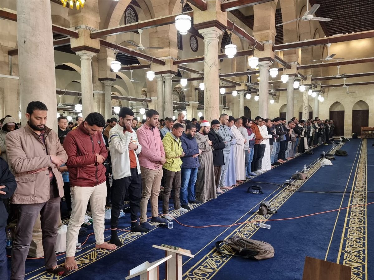 هل يجوز تقسيم صلاة قيام الليل؟