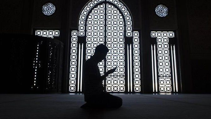 متى يبدأ الاعتكاف في المساجد خلال رمضان؟
