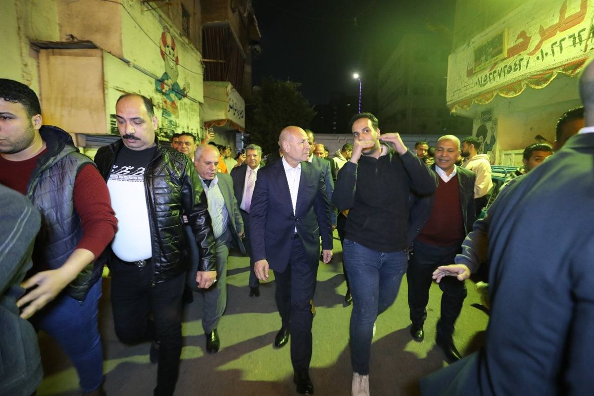 وزير الشباب ومحافظ القاهرة وسط أهالي المطرية