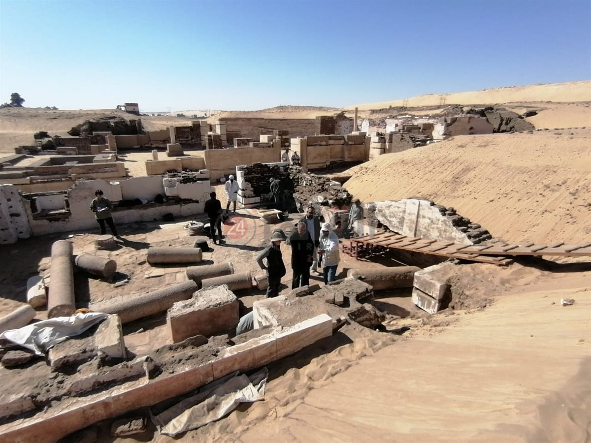 ننشر صور بدء أعمال حفائر البعثة الفرنسية بمنطقة باويط الأثرية (3)