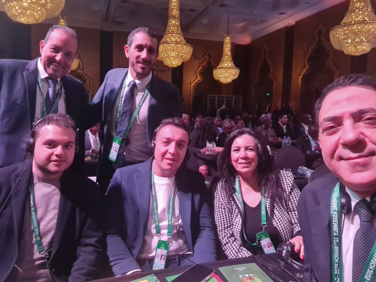 احتفال أعضاء مجلس إدارة اتحاد الكرة بفوز هاني أبو ريدة