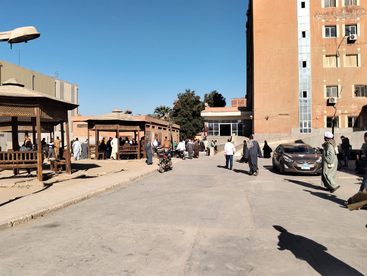 جانب من انتظار الأهالي