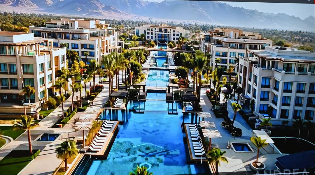 محافظ جنوب سيناء يستقبل أحد المستثمرين بشرم الشيخ 